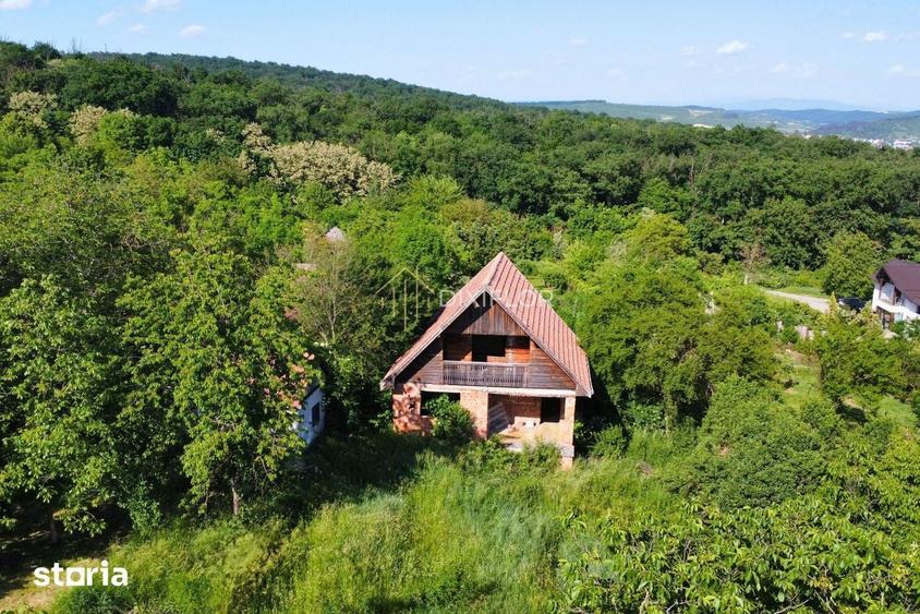 Casă cu Teren 601 Mp în Central