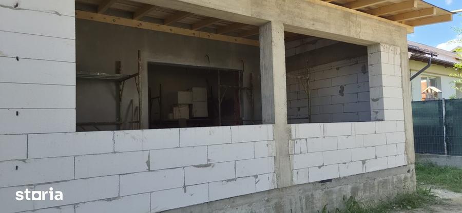 Casă cu 4 camere cu Teren 310 Mp în Găvana