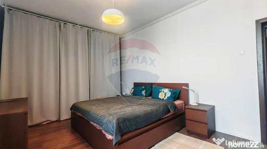 Apartament cu 3 camere decomandat în Jiului