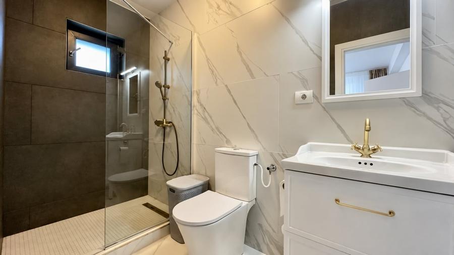 Duplex cu 4 camere cu Canalizare în Nord
