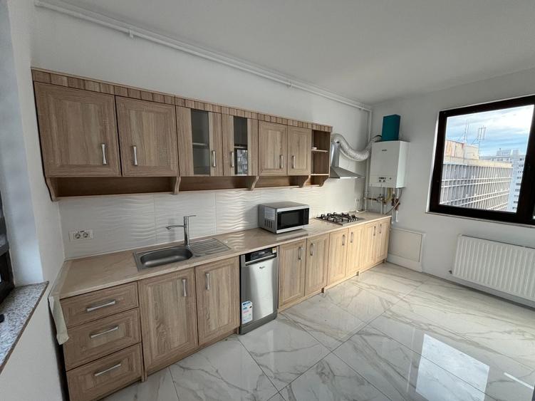 Apartament cu 4 camere decomandat în Dorobanți