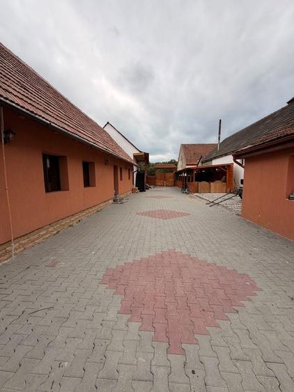 Casă cu 4 camere în Tărlungeni
