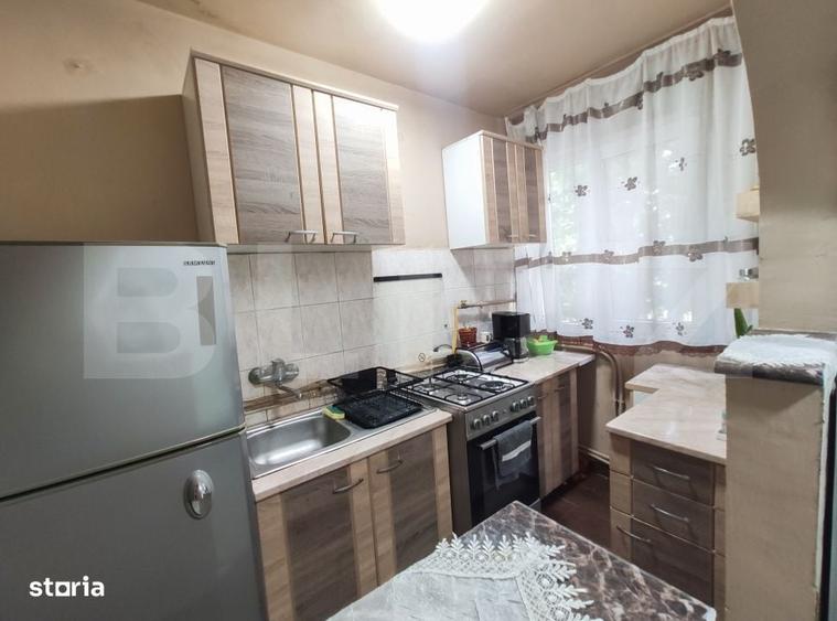 Apartament cu 3 camere semidecomandat în Micro 15
