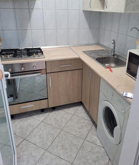 Apartament cu 2 camere decomandat în Exterior Vest