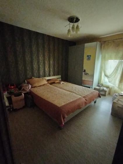 Casă individuală cu 7 camere cu Teren 527 Mp în Preajba