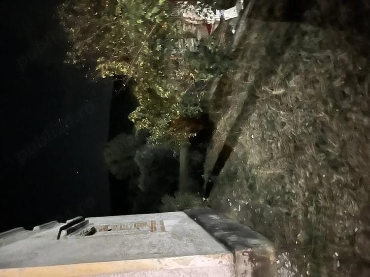 Casă cu 2 camere cu Teren 3000 Mp în Dezrobiți