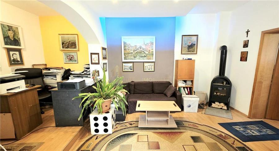 Casă individuală cu 5 camere cu Canalizare în Dâmbul Rotund