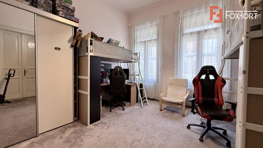 Apartament cu 4 camere circular, mobilat în P-ța Maria
