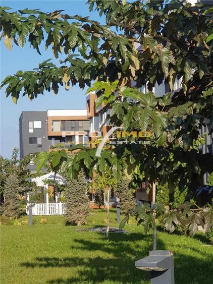 Apartament cu 3 camere decomandat în Carrefour