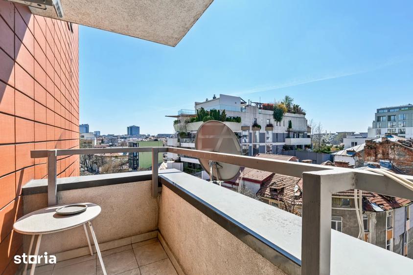 Apartament cu 3 camere semidecomandat, mobilat în Titulescu