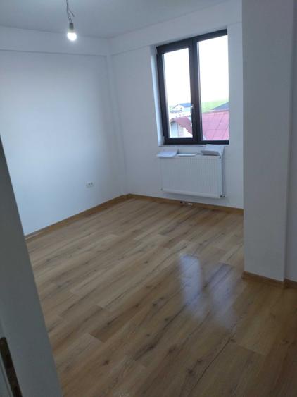 Apartament cu 2 camere decomandat în Cumpăna