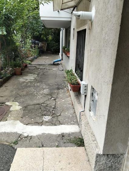 Apartament cu 3 camere decomandat în Primăverii