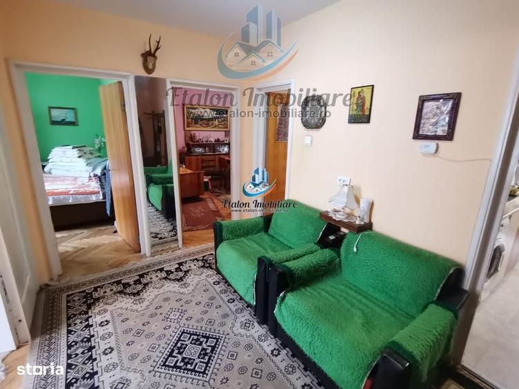 Apartament cu 3 camere decomandat în Ștefan cel Mare