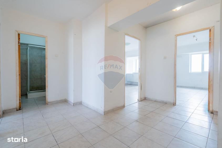 Apartament cu 3 camere decomandat în Fundeni