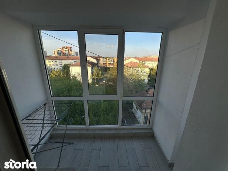 Apartament cu 3 camere în Craiovița Nouă