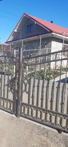 Casă cu 4 camere cu Teren 800 Mp în Corni