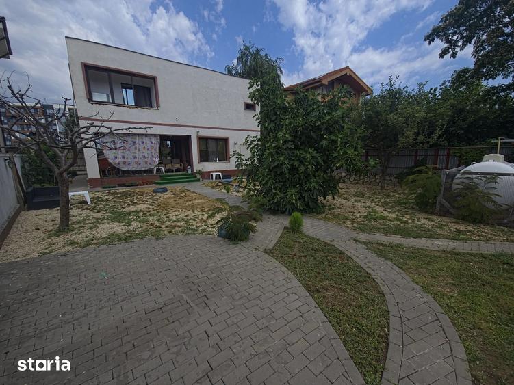 Casă cu 5 camere cu Teren 489 Mp în Nord
