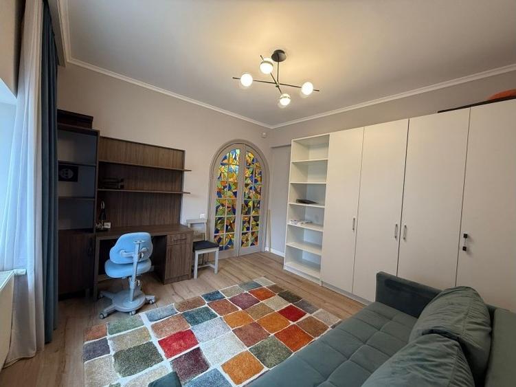 Apartament cu 3 camere în Primăverii