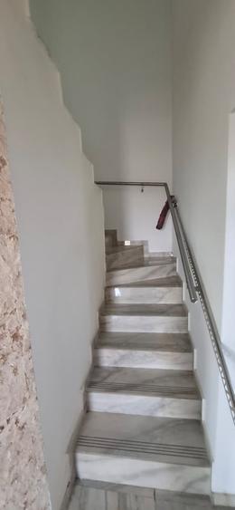 Casă cu 5 camere cu Teren 215 Mp în Mogoșoaia