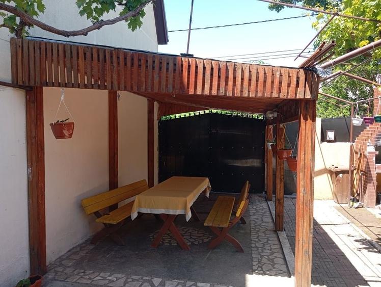 Casă cu 4 camere cu Teren 300 Mp în Central