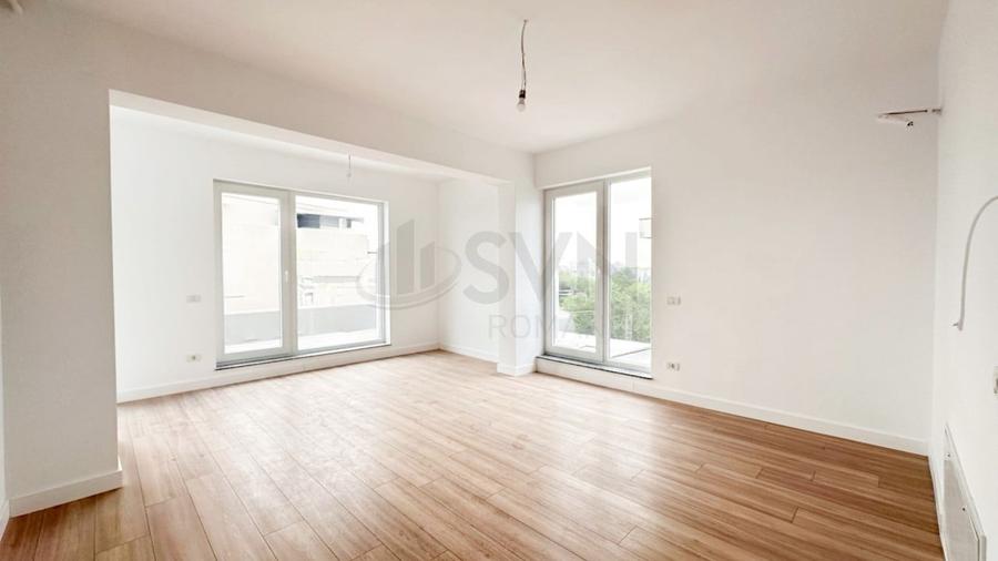 Apartament cu 3 camere semidecomandat în Pipera
