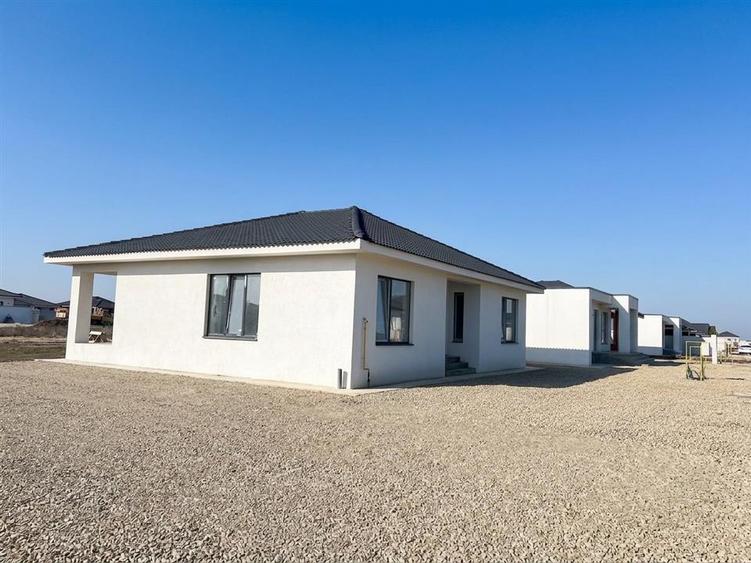 Casă cu 4 camere cu Teren 500 Mp în Sântandrei