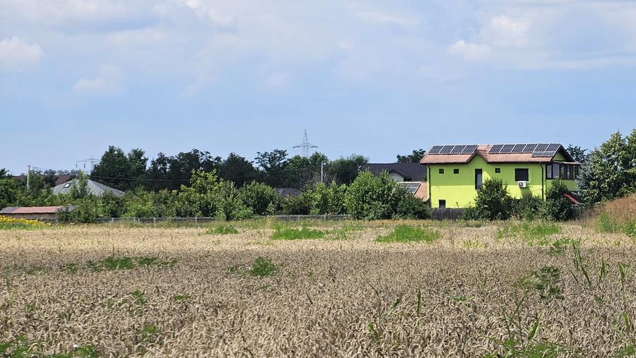 Teren Construcții intravilan de 8400 mp, în Gulia