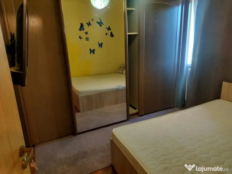 Apartament cu 3 camere decomandat în Valea Rosie