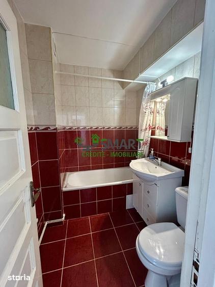 Apartament cu 3 camere semidecomandat în Săsar