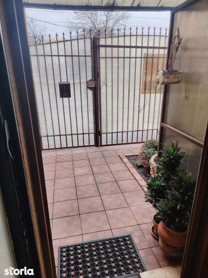Casă cu 6 camere cu Teren 246 Mp în Colentina