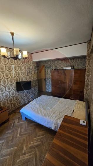Apartament cu 4 camere decomandat în Ultracentral