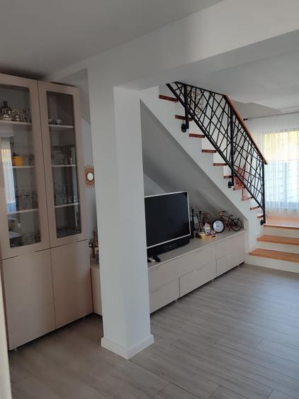 Casă cu 3 camere în Central