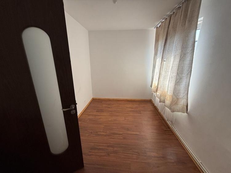 Apartament cu 2 camere semidecomandat în Exterior Vest