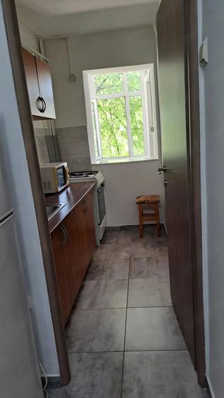 Garsonieră decomandată în Central