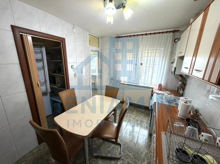 Apartament cu 4 camere decomandat în Brazda lui Novac