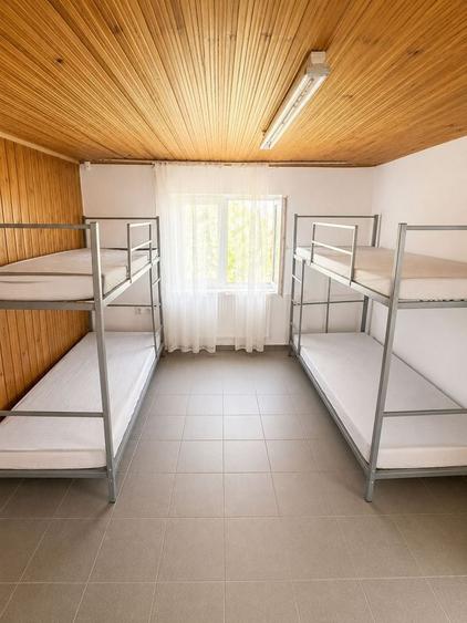 Casă individuală cu 7 camere cu Canalizare în Episcopia Bihorului