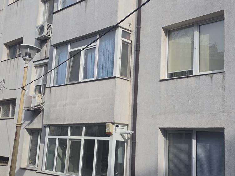 Apartament cu 2 camere semidecomandat în City Park Mall
