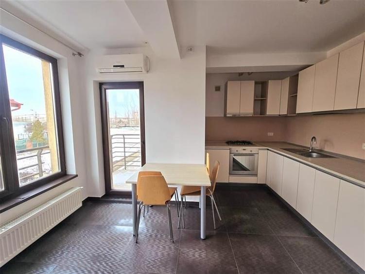Apartament cu 3 camere decomandat în Bucureștii Noi