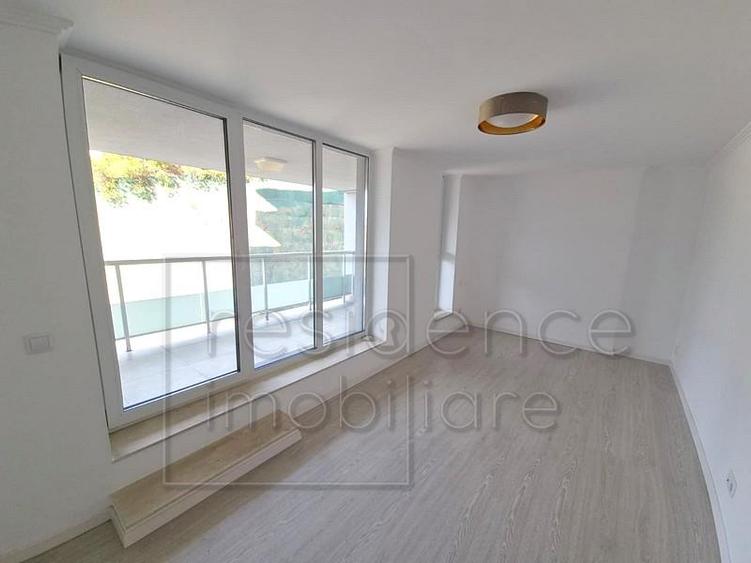 Apartament cu 4 camere decomandat în Grigorescu
