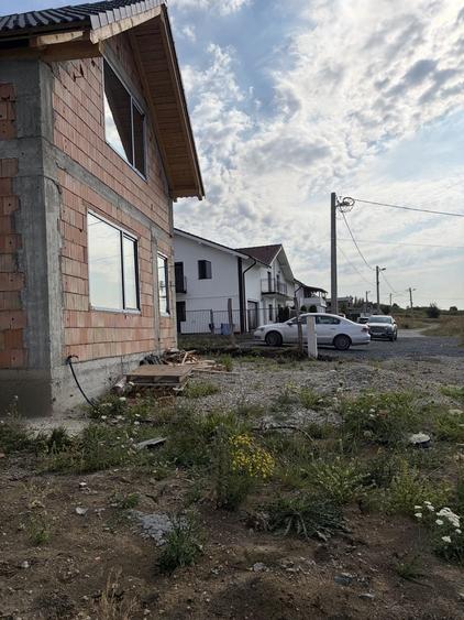 Casă cu 4 camere în Daia