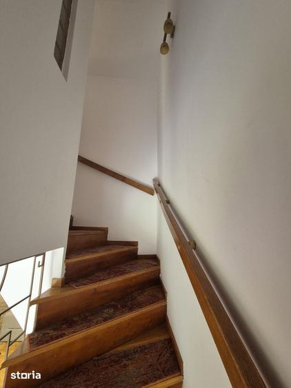Casă cu 5 camere cu Teren 260 Mp în Bunloc