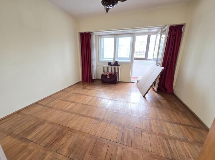 Decebal Piata Muncii apartament spatios 3 camere - 2