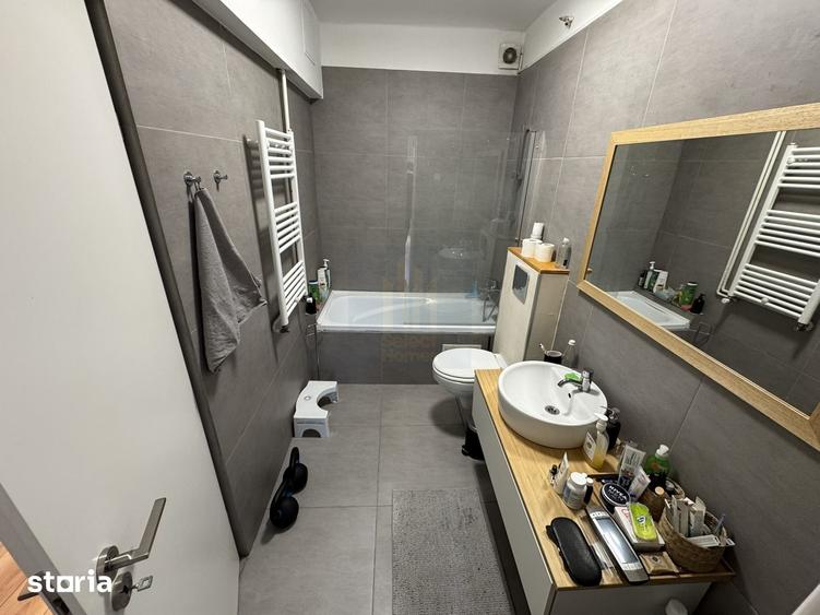 Apartament cu 3 camere semidecomandat, mobilat în Eminescu