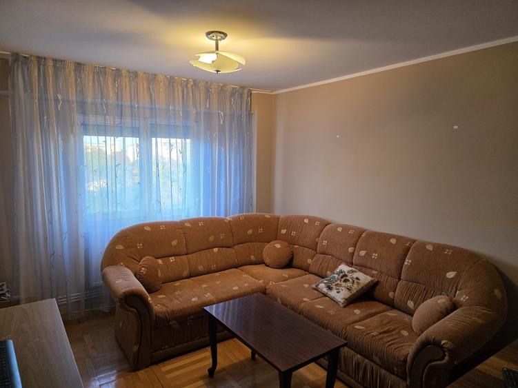 Apartament cu 2 camere decomandat în Sârbi
