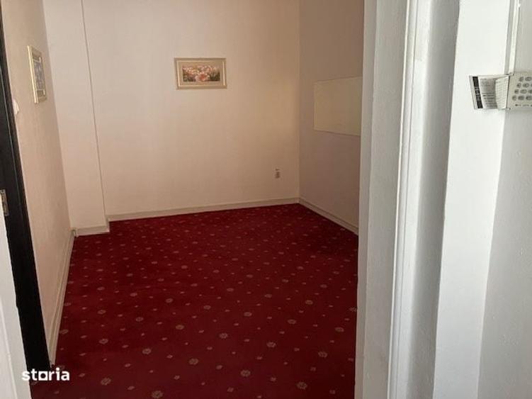 Casă cu 4 camere în Vatra Luminoasă