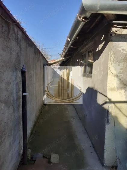 Casă individuală cu 6 camere cu Canalizare în Lipovei