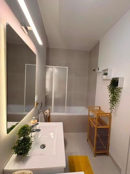 Apartament cu 2 camere semidecomandat în Baza 3