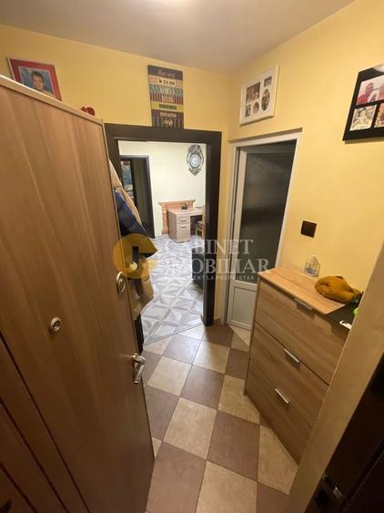 Apartament cu 2 camere semidecomandat, mobilat în Podu Roș
