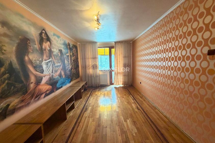 Apartament cu 3 camere semidecomandat, mobilat în Luduș