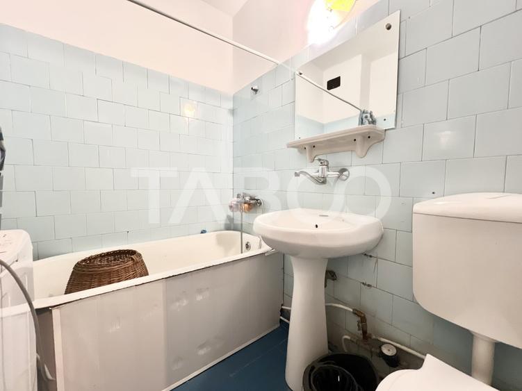Apartament de vanzare cu 3 camere decomandate Grigorescu bloc izolat - 12
